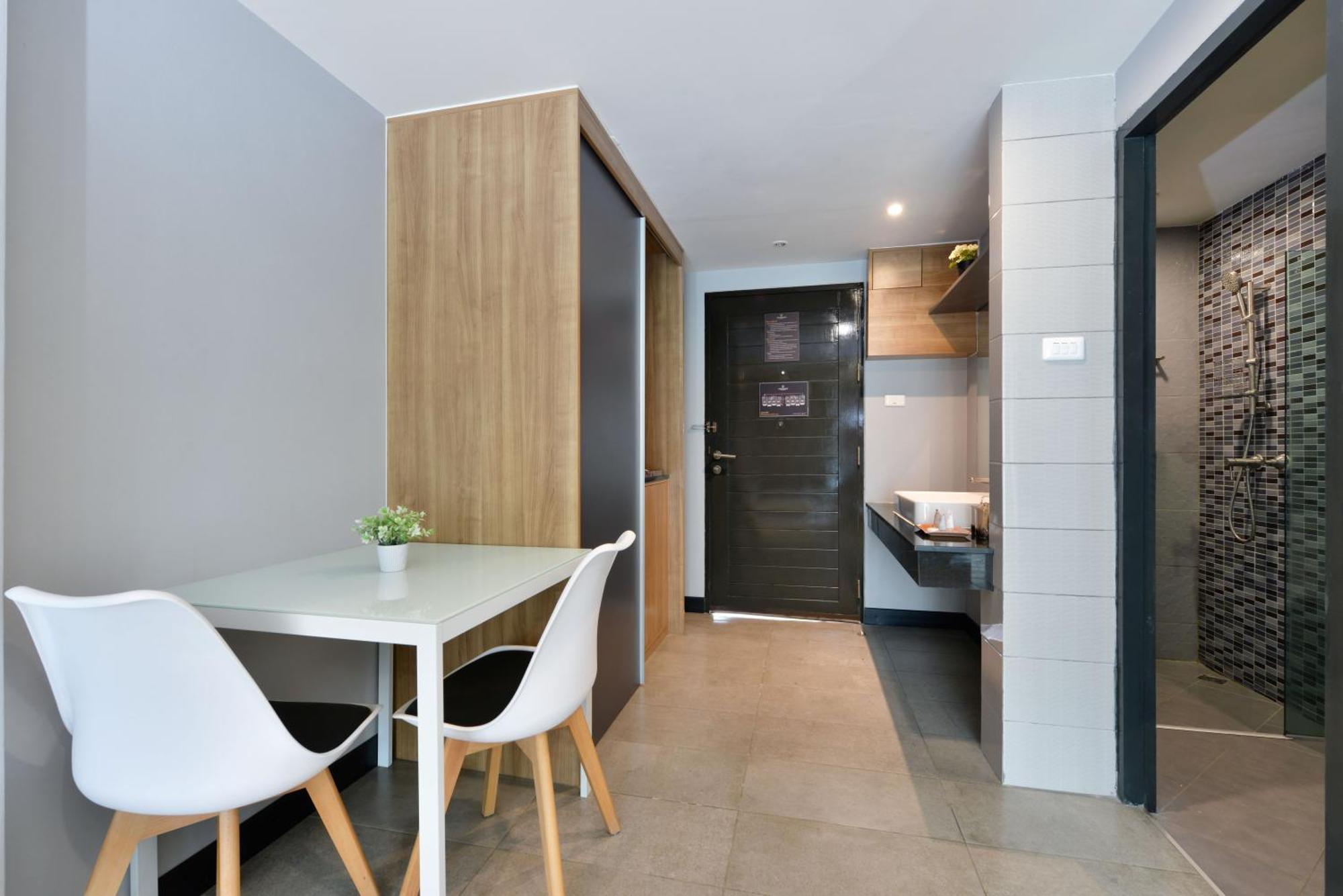 Raweewan Residence Hotel Банкок Екстериор снимка