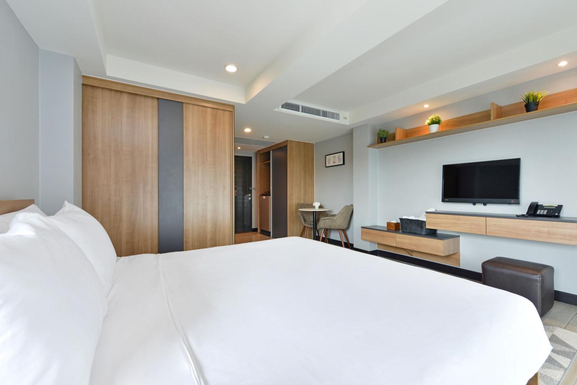 Raweewan Residence Hotel Банкок Екстериор снимка